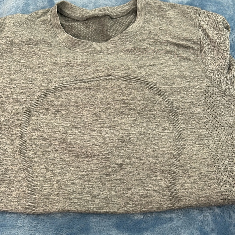 Lululemon grey long sleeve swiftly tech